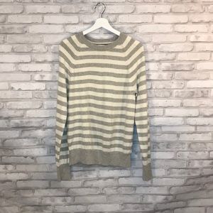 Bananah Republic gray/white stripped sweater sz s